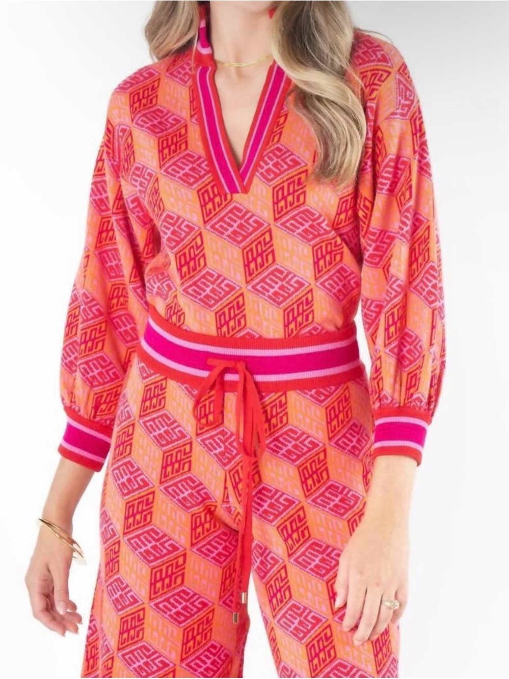 Lolli - V-Neck Pink & Orange Geometric Knit Sweater